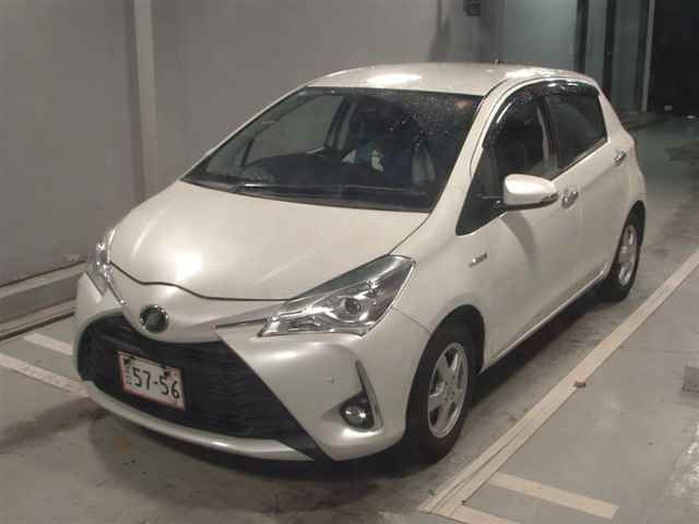 2018 Toyota Vitz ハイブリッドFセーフティエディ auction photo 4