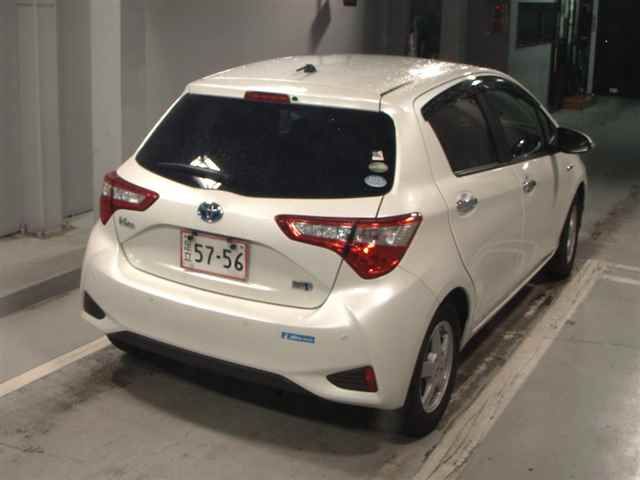 2018 Toyota Vitz ハイブリッドFセーフティエディ auction photo 5