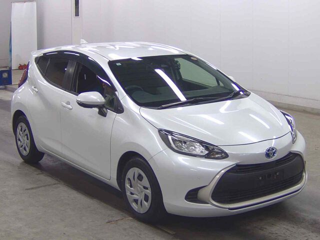 2021 Toyota Aqua G Japan auction vehicle