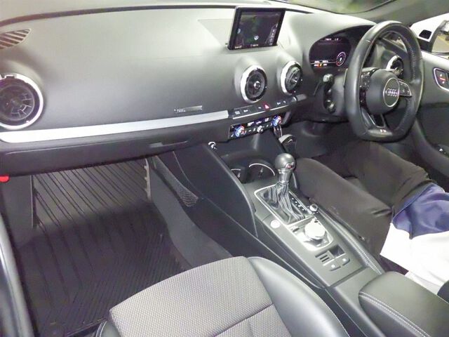 2018 Audi A3 スポB SラインテクノL auction photo 3
