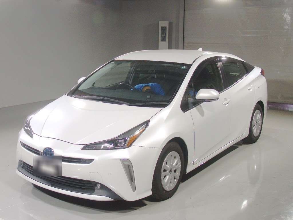 Japan Auction Vehicles 4 2022 Toyota Prius Sセーフティプラス2 auction photo