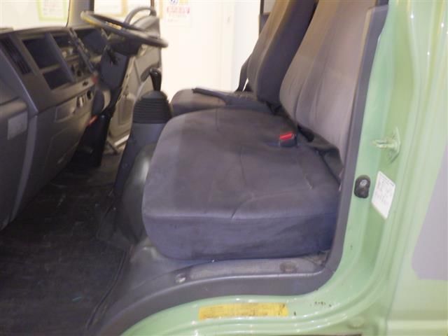 2011 Isuzu Elf シャーシ auction photo 8