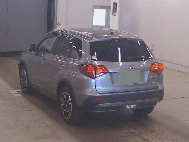 2020 Suzuki エスクード 1.4 Turbo 4WD auction photo 2