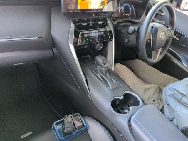 2025 Toyota Harrier G auction photo 3