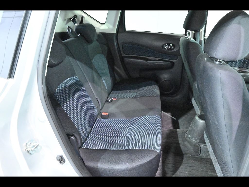 2013 Nissan ノート HB X DIG-S auction photo 7
