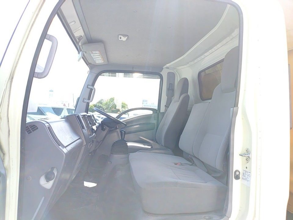 2014 Isuzu Elf auction photo 16
