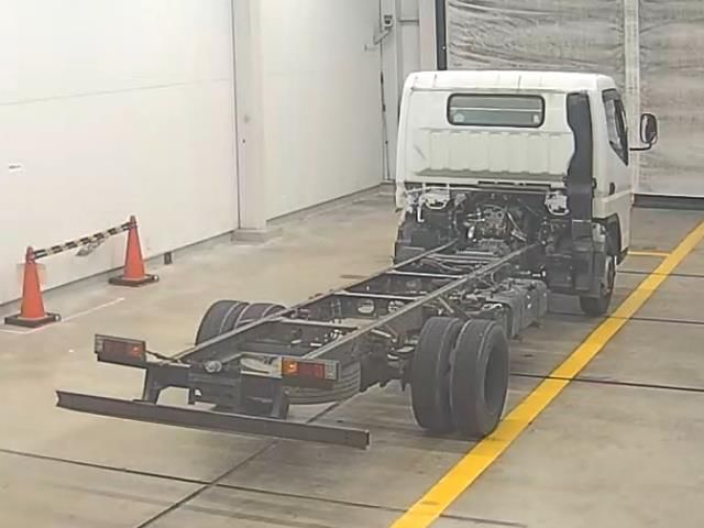 2013 Mitsubishi Fuso Canter chassis auction photo 2