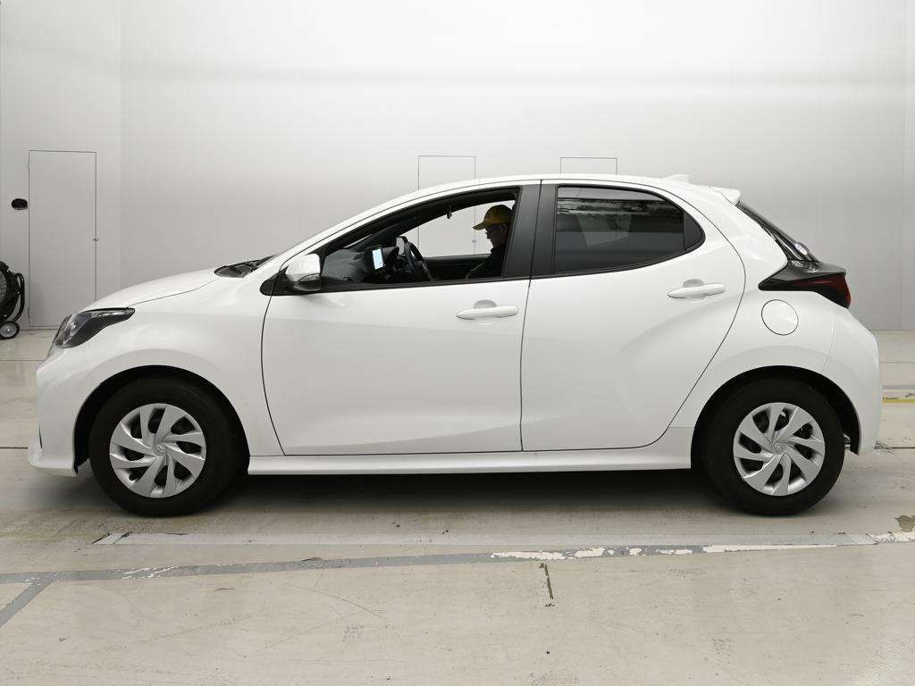 2024 Toyota Yaris X auction photo 4