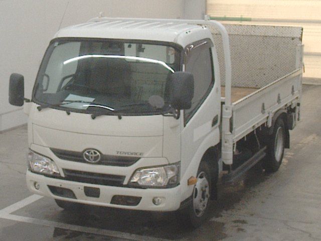 Japan Auction Vehicles 10 2019 Toyota Dyna Flatbed auction photo