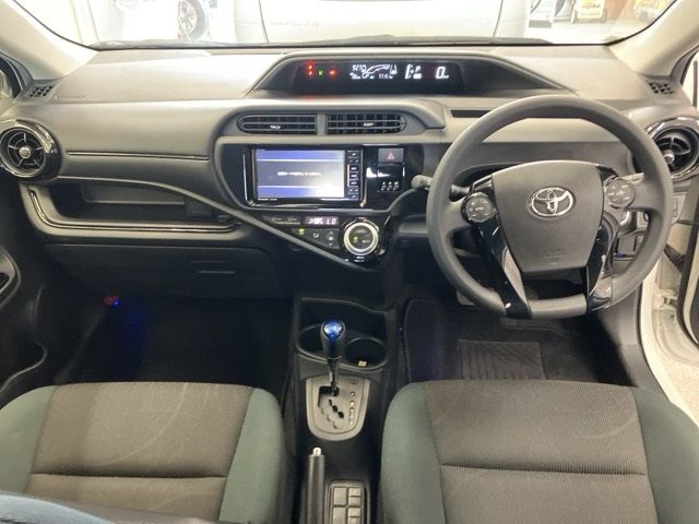 2017 Toyota Aqua Sスタイルブラック auction photo 5