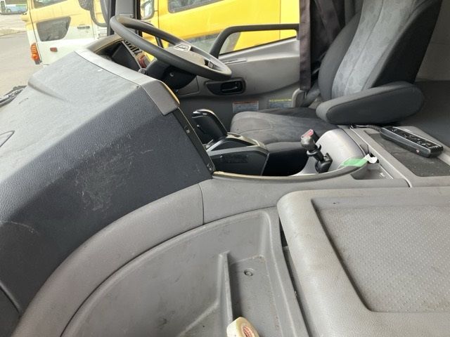 2018 Nissan Diesel クオン chassis auction photo 5