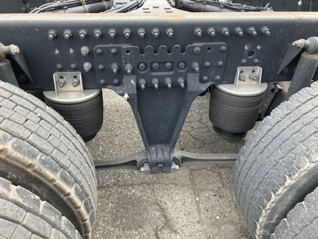 2018 Nissan Diesel クオン chassis auction photo 8