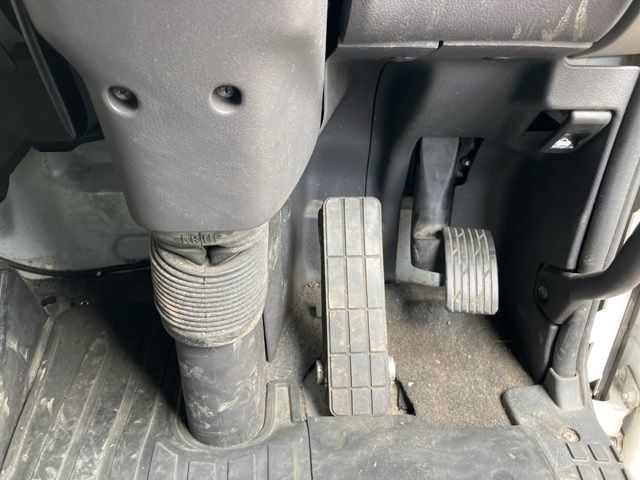 2018 Nissan Diesel クオン chassis auction photo 4