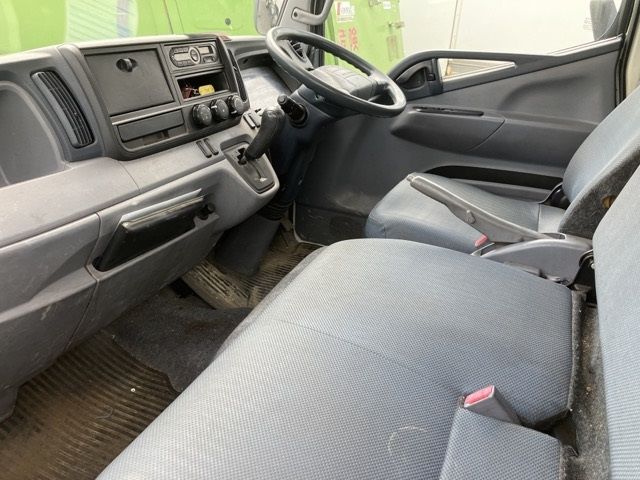 2015 Mitsubishi Fuso Canter Hira auction photo 5