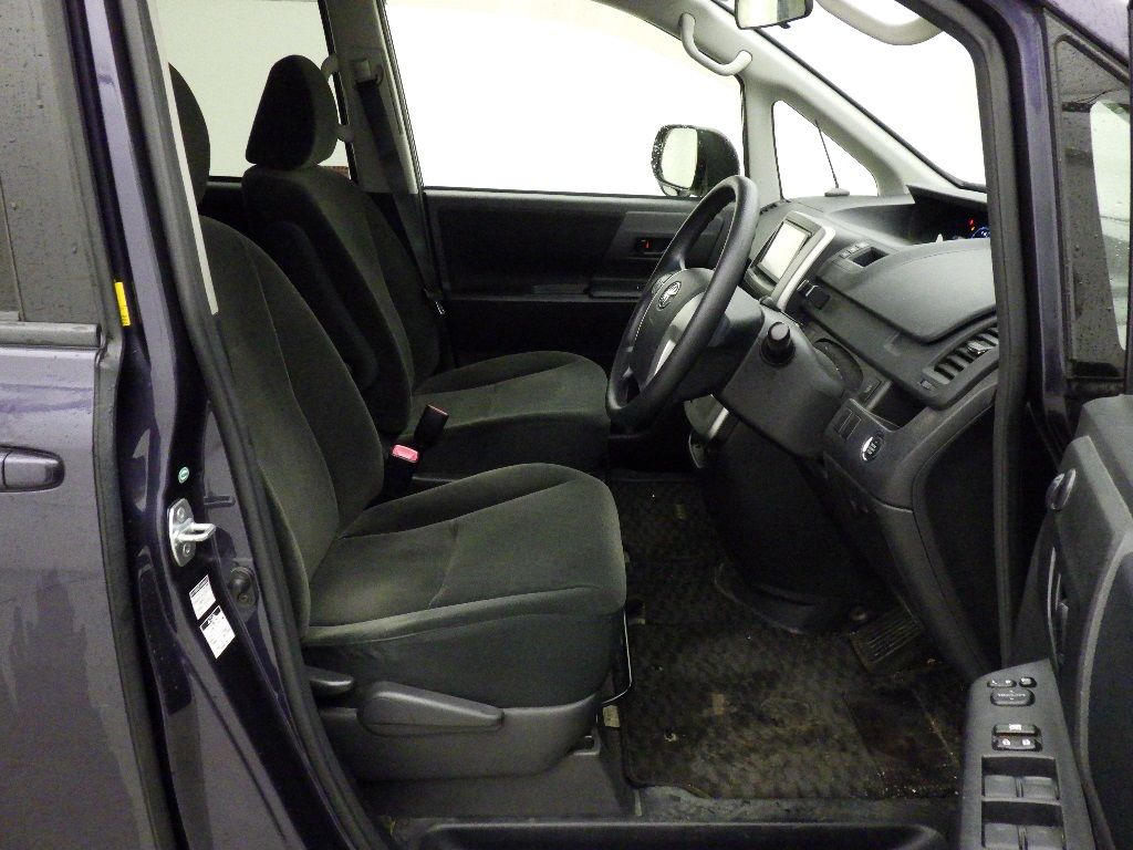 2011 Toyota Voxy 4WD X Lエディション auction photo 6