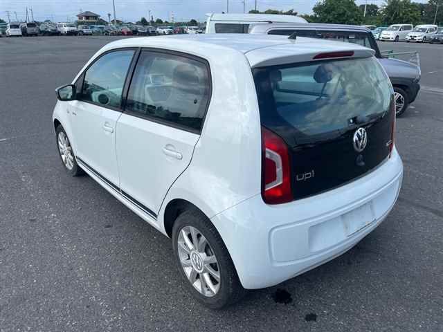 2016 Volkswagen VWアップ5HB ジーンズアップ auction photo 2