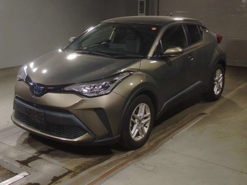 2022 Toyota C-HR S Japan auction vehicle