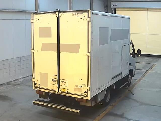 2011 Toyota Dyna バン auction photo 2