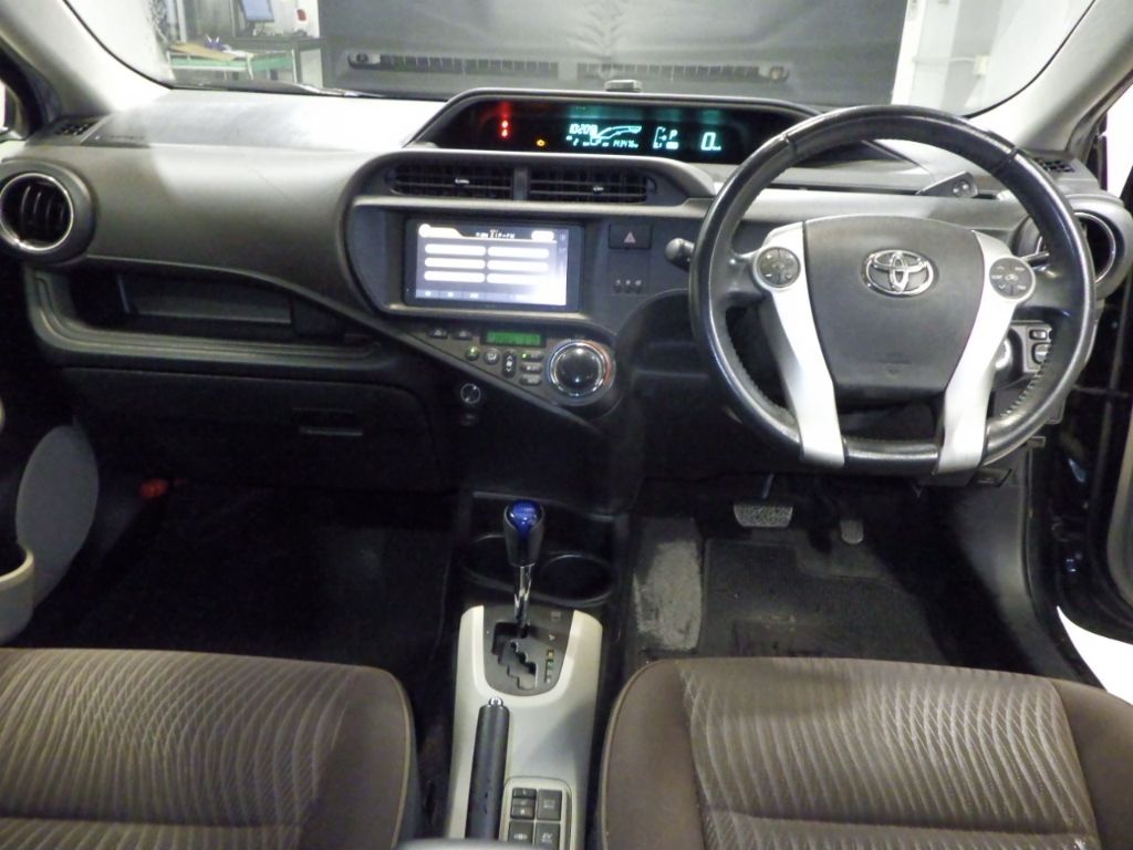 2012 Toyota Aqua G auction photo 3