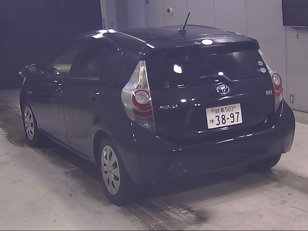 2012 Toyota Aqua G auction photo 5