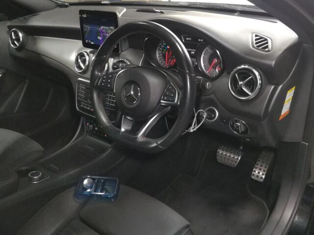 2017 Mercedes-Benz GLA-Class GLA180 Sport auction photo 3