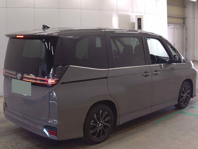 2026 Toyota Voxy HV S-Z Kaiteki P High auction photo 5