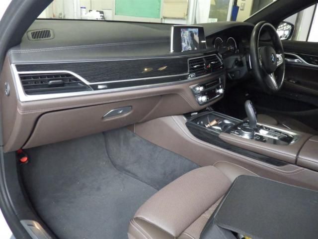 2019 BMW BMW 740 e iパフォーマンスMSP auction photo 2