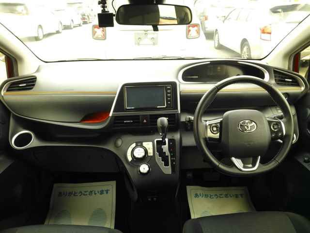 2019 Toyota Sienta G auction photo 8