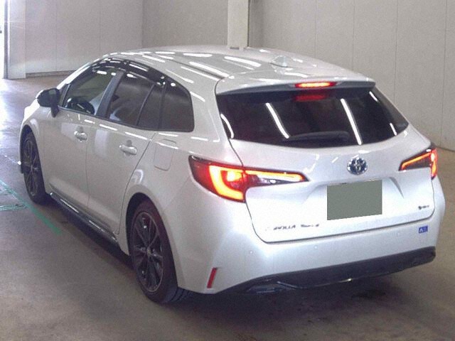 2025 Toyota Corolla Touring HVアクティブスポーツ 4WD auction photo 2