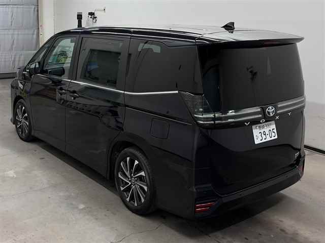 2022 Toyota Voxy S-G auction photo 2