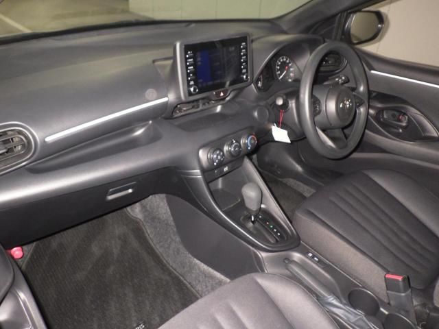 2021 Toyota Yaris X auction photo 2