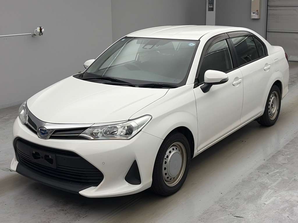 Japan Auction Vehicles 4 2021 Toyota Corolla Axio ハイブリッド EX auction photo