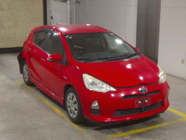 2013 Toyota Aqua G Japan auction vehicle