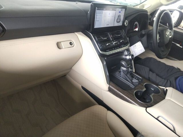 2024 Toyota Land Cruiser ZX 4WD auction photo 3