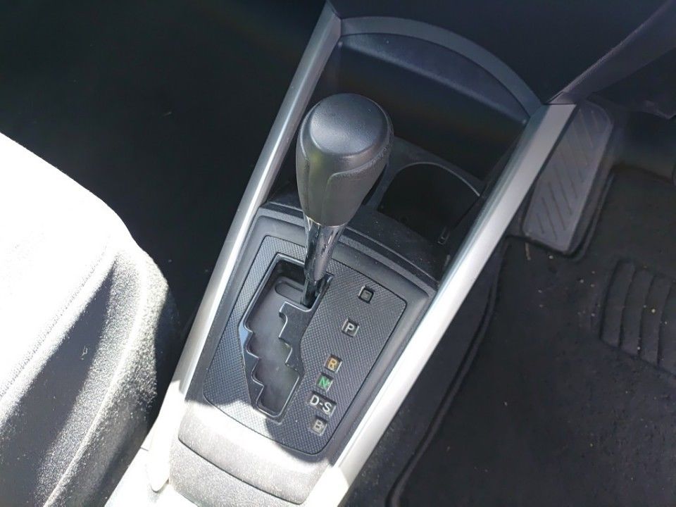 2017 Toyota Corolla Fielder auction photo 12