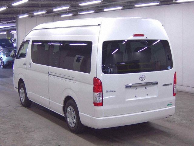 2019 Toyota Hiace Grand Cabin 4WD auction photo 2