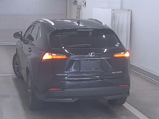 2015 Lexus NX300h Fスポーツ auction photo 2