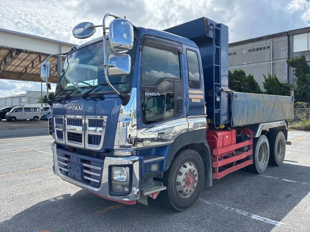 2014 Isuzu Giga dump Japan auction vehicle