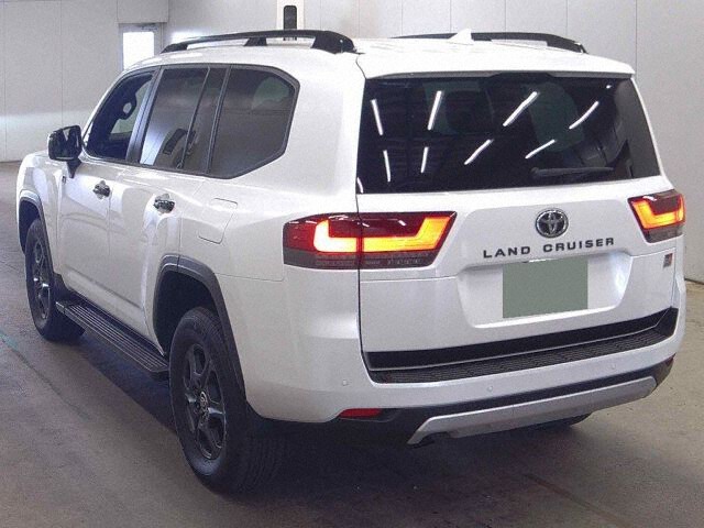 2024 Toyota Land Cruiser GR Sport 4WD auction photo 2