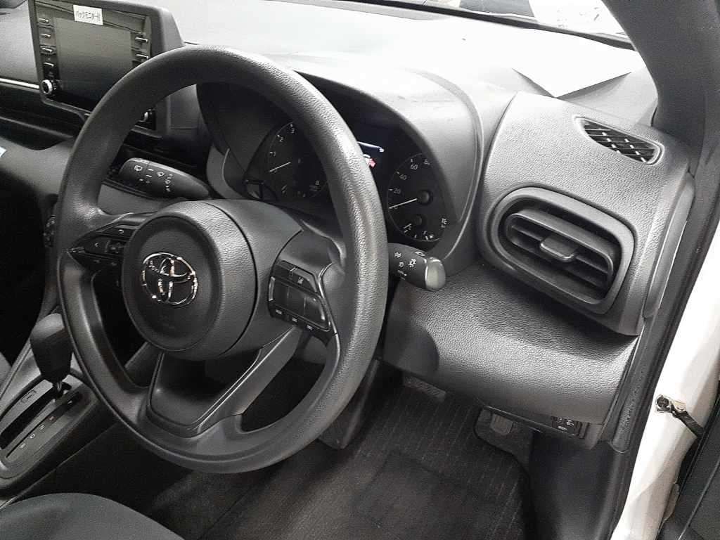 2023 Toyota Yaris X スマートエントリーパッケージ auction photo 9