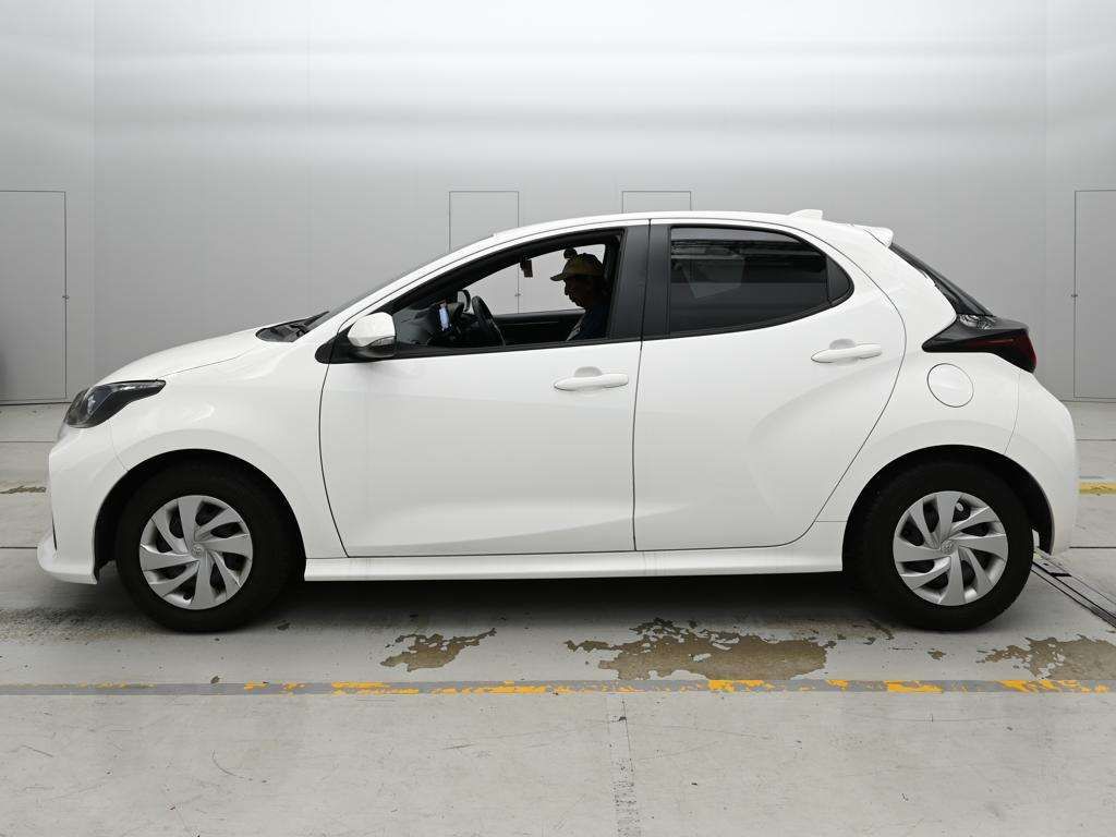 2023 Toyota Yaris X スマートエントリーパッケージ auction photo 4