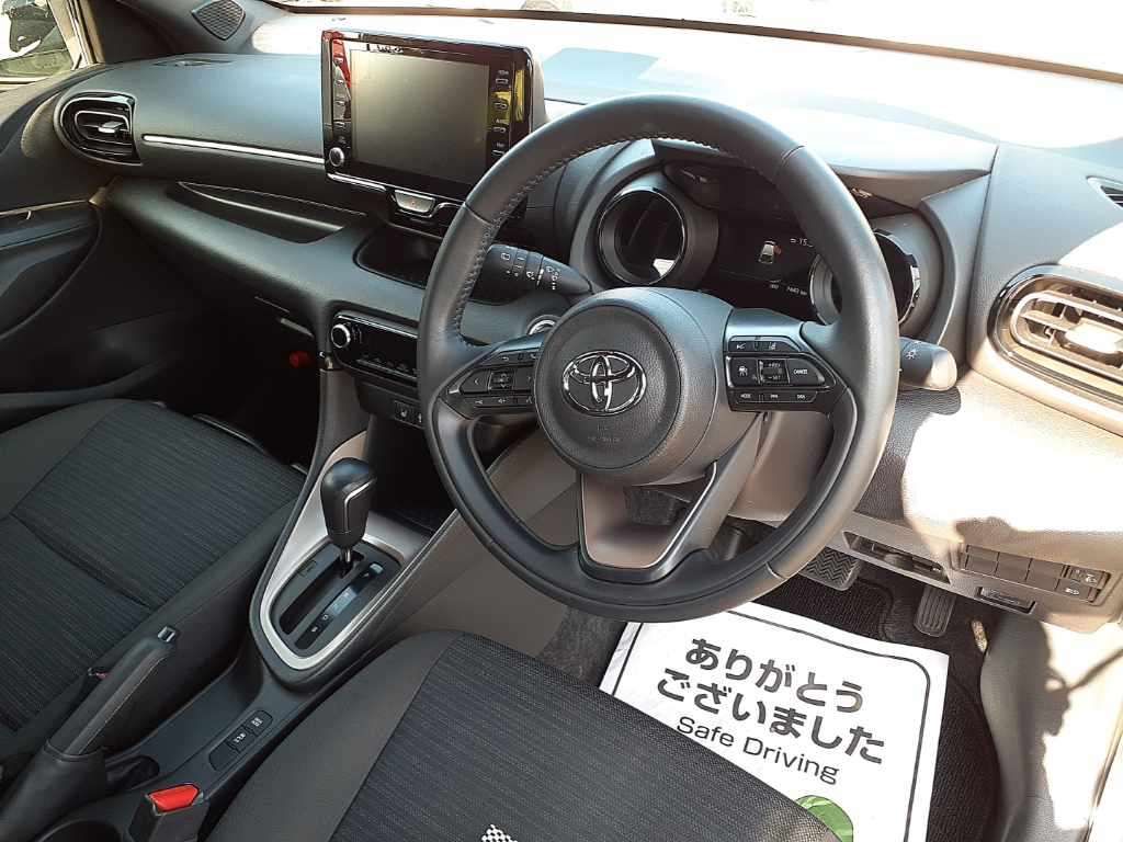 2021 Toyota Yaris Z auction photo 7
