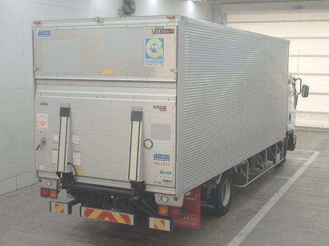 2021 Isuzu Forward Van auction photo 2