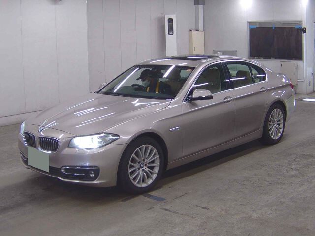 2016 BMW 5 Series 523D Luxury auction photo 4