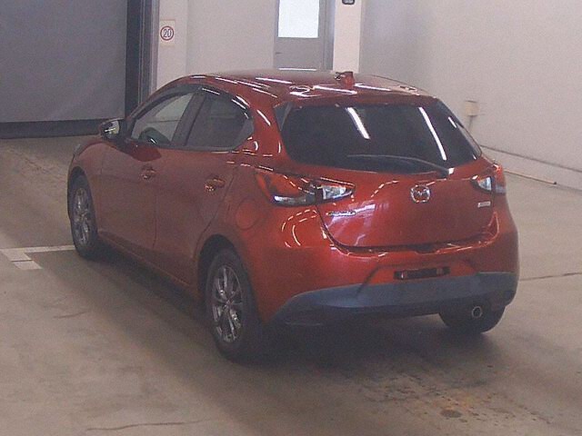 2018 Mazda Demio 13Sツーリング auction photo 2