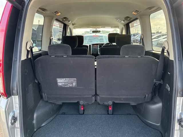 2008 Nissan Serena auction photo 9
