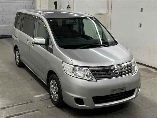 2008 Nissan Serena Japan auction vehicle