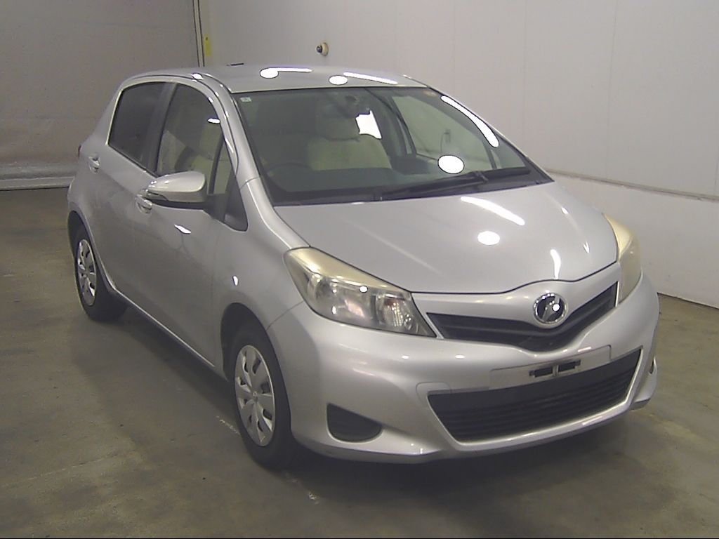 Japan Auction Vehicles 12 2012 Toyota ヴィッツ 5HB F auction photo