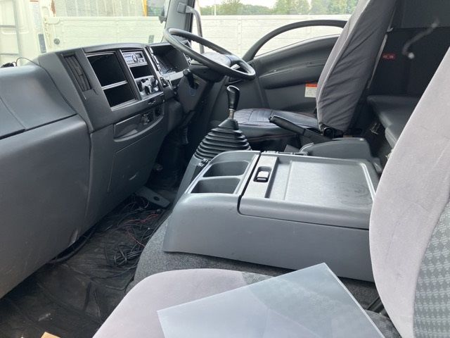 2013 Isuzu Forward Aluminum Wing PG auction photo 5