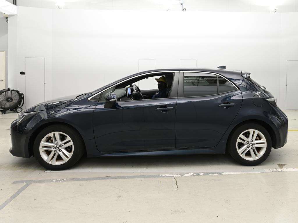 2021 Toyota Corolla Sport ハイブリッドG auction photo 4